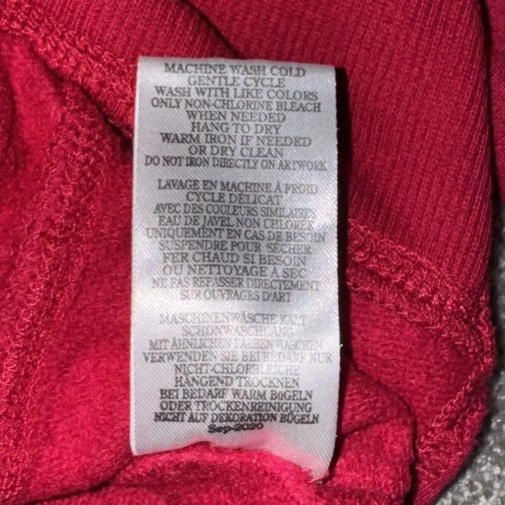 Peloton Weekender Sweatshirt Women's Medium Red Spellout Side Slit Crew Neck‎